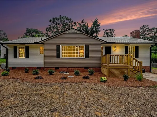 2309 Fernwood Dr, Greensboro, NC 27408