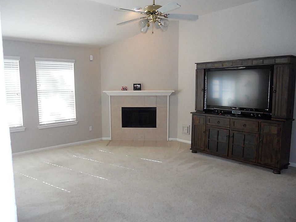 2nd image of 12115 Walraven Rd
