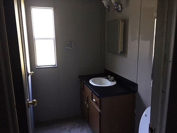 4th image of 101 Leslie Cir