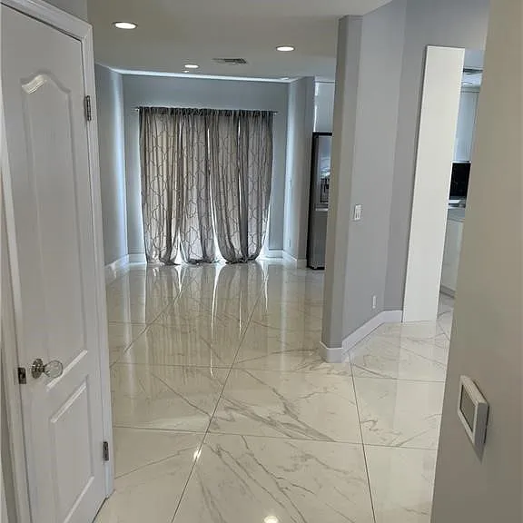 2256 Montrose Ave #1 — Photo 9