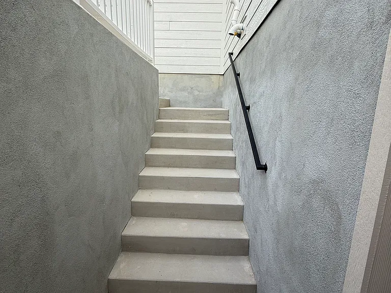 N Devers Dr — Photo 2