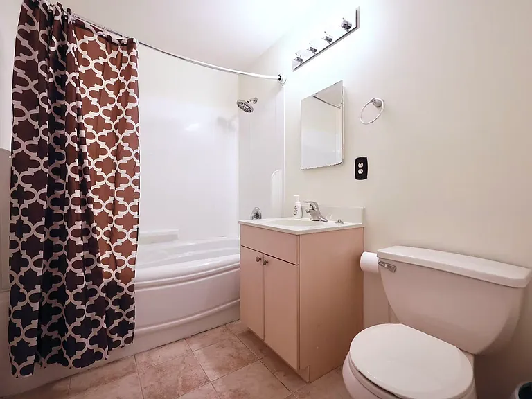621 N 10th St #1 — Photo 23