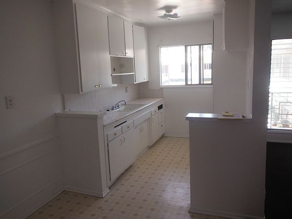 3rd image of 4050 Stevely Ave APT 26