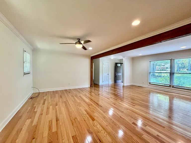 109 James Dr — Photo 7