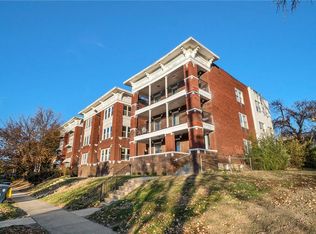 4121-4123 Walnut St, Kansas City, MO 64111