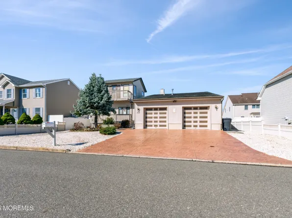 3298 Long Point Drive, Toms River, NJ 08753