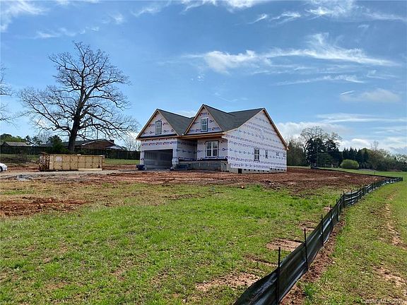2nd image of 110 E Vista View Pl