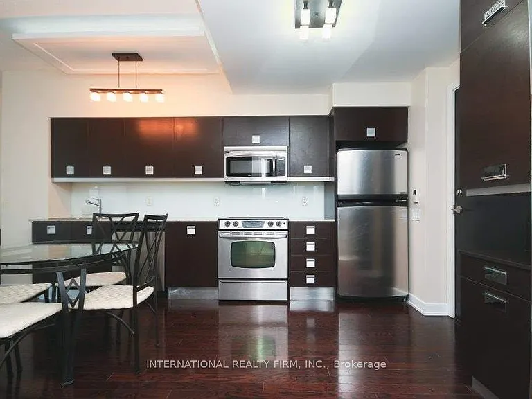 33 Charles St E #901 — Photo 3