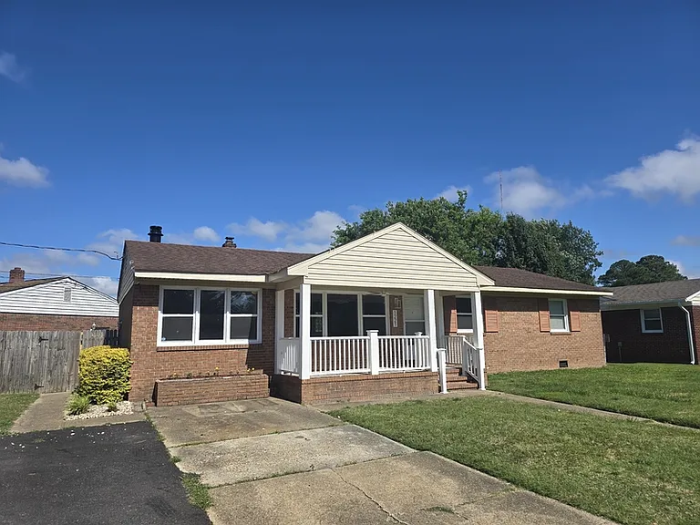 1221 Wingfield Ave — Photo 1