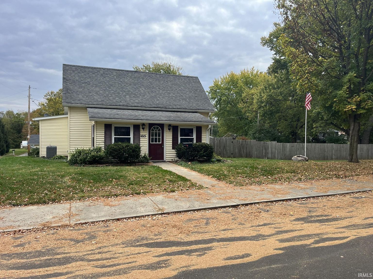 1015 N College St, Veedersburg, IN 47987 Zillow