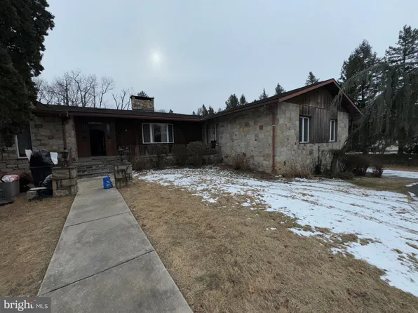 520 Frontier Ave, Reading, PA 19601
