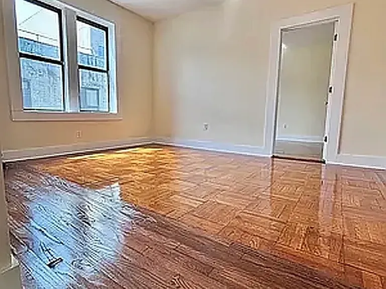 558 Parkside Ave #B5 — Photo 2