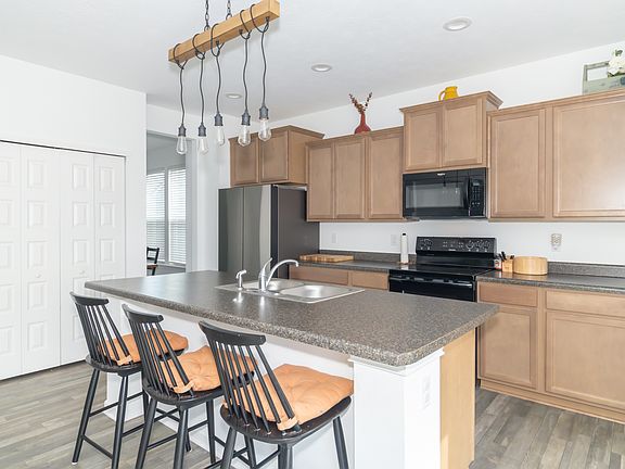 5th image of 1382 Delacorte Cir