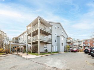 45 Chelton Woods Ln #301, Halifax, NS B3M 3Z7