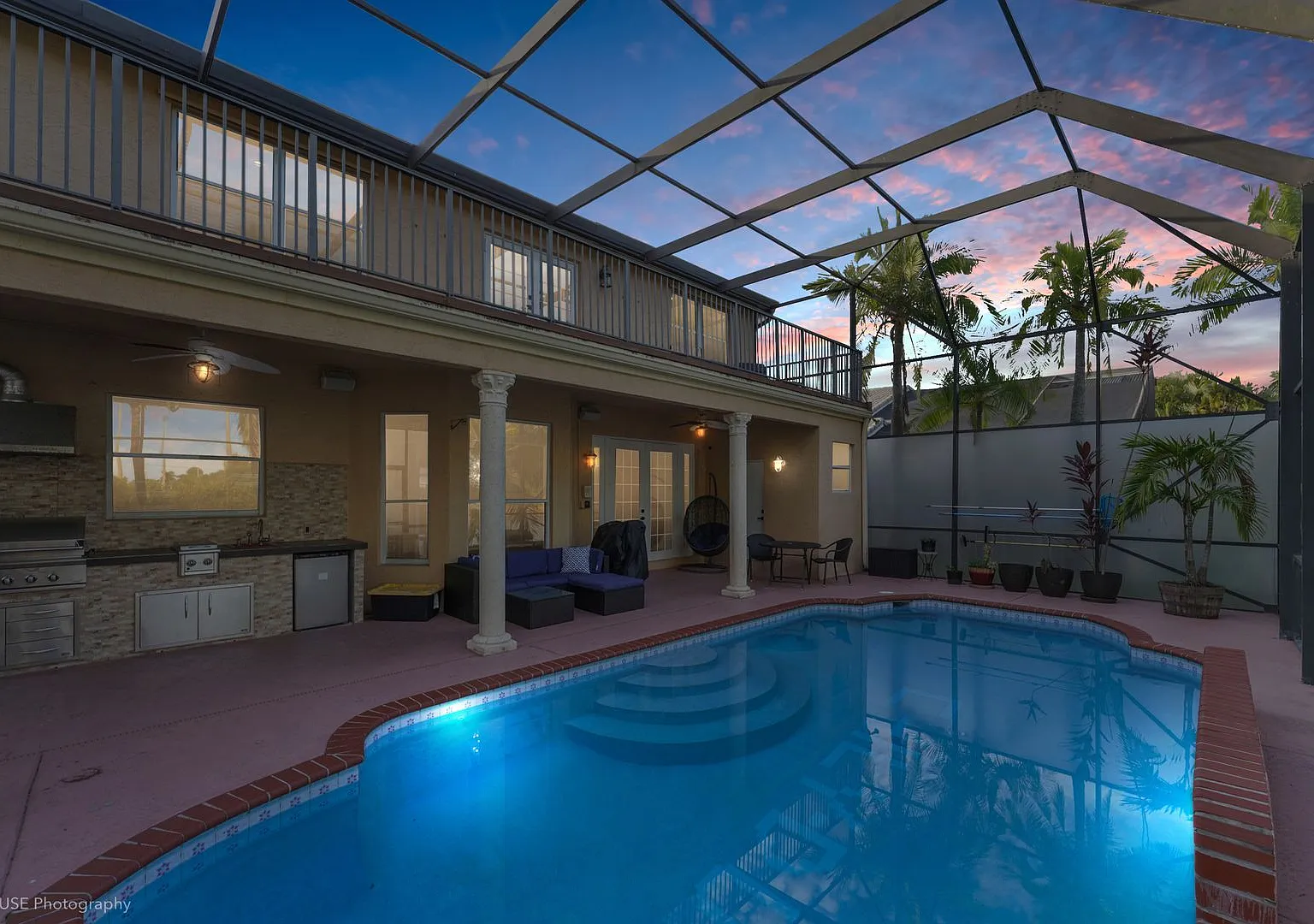 Beautiful Canal-Front 4BR Home with Pool & 3-Car Garage — Photo 4