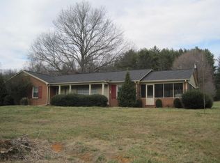 435 Pinehaven Rd, Fincastle, VA 24090