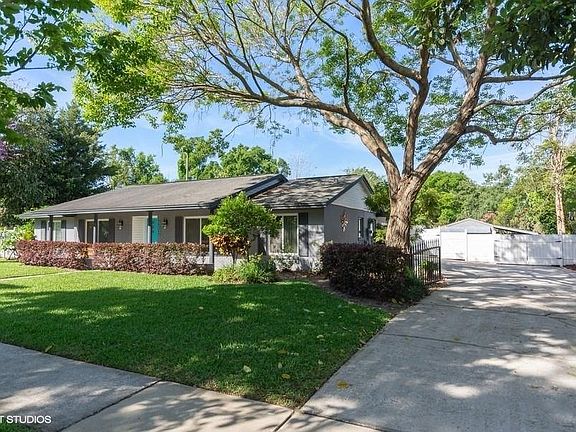 4th image of 3802 Bainbridge Ave
