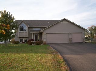 7865 Marilyn Dr, Lino Lakes, MN 55014
