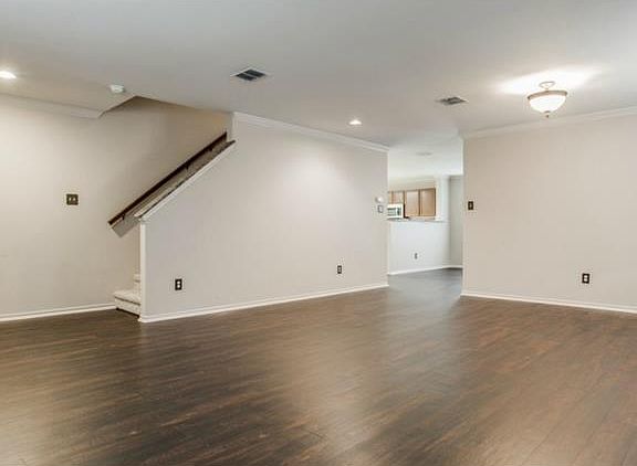 4th image of 2612 Marsha Ln