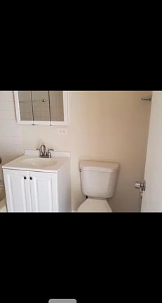 5th image of 8213 S Exchange Ave #1W