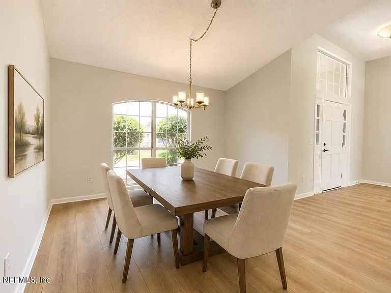 4635 Forest Glen Ct — Photo 4