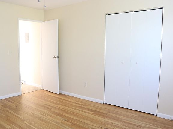4th image of 25 Pasadena Ave APT 3