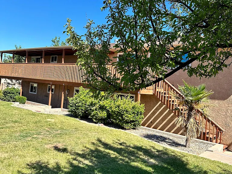 3018 S Bayberry Cir — Photo 4