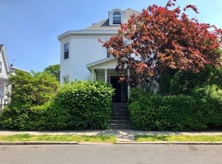54 Breed St, Lynn, MA 01902