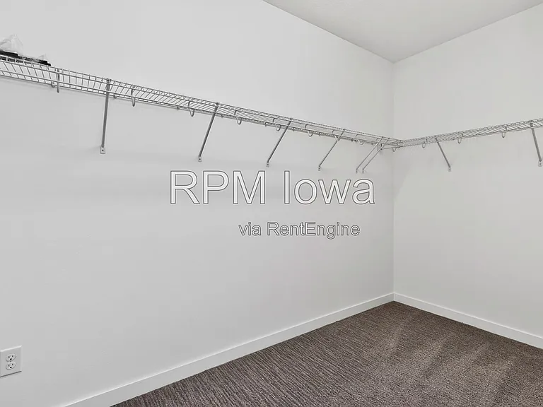 244 E Center St — Photo 28