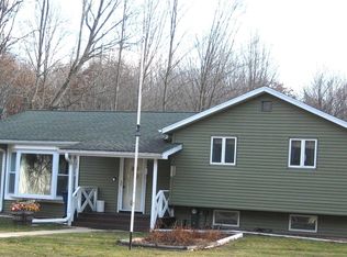 N6996 Springbrook Rd, Cecil, WI 54111