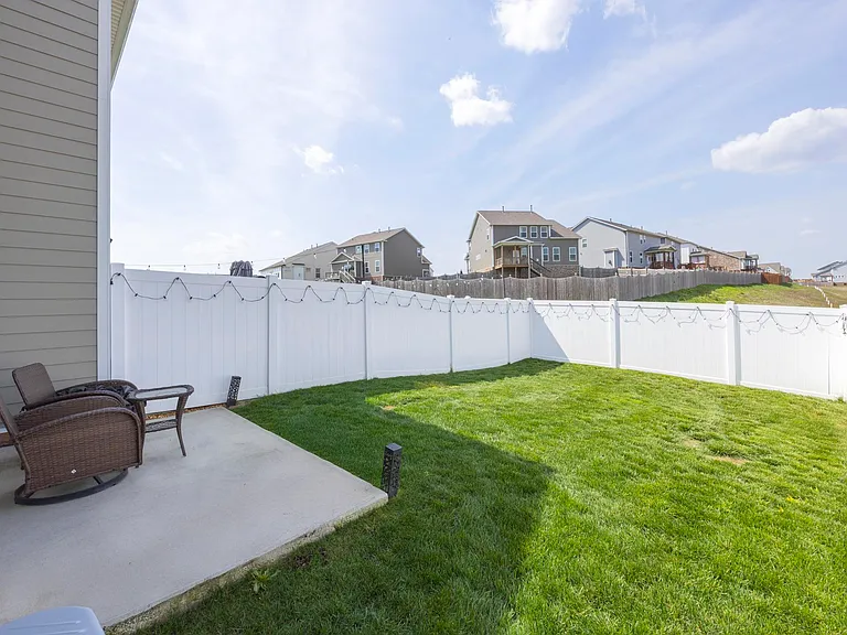 247 Pryor Dr — Photo 40