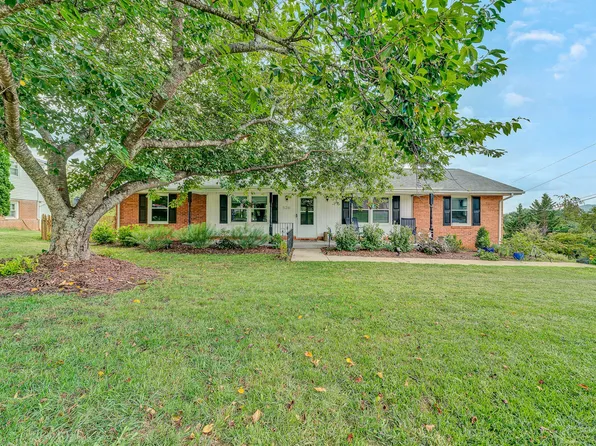 526 Aragona Dr, Vinton, VA 24179