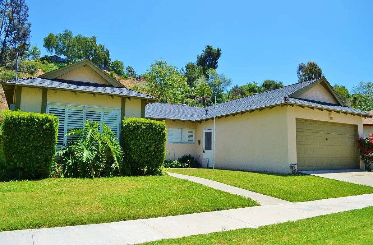 Building Photo - 4865 Campanile Dr