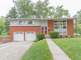 904 E Babcock Dr, Palatine, IL 60074