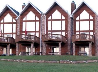 7 Green Meadow Ln APT B, Holiday Island, AR 72631