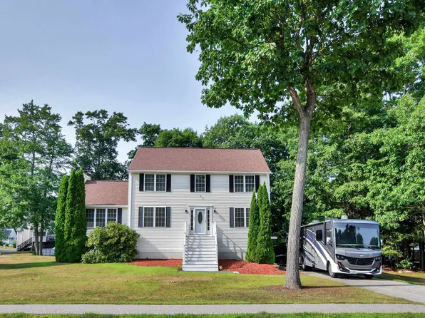 37 Border Winds Avenue, Seabrook, NH 03874