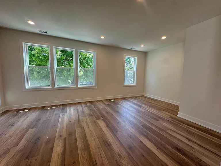 2522 W Charleston St #3 — Photo 2