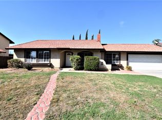 422 W James St, Rialto, CA 92376