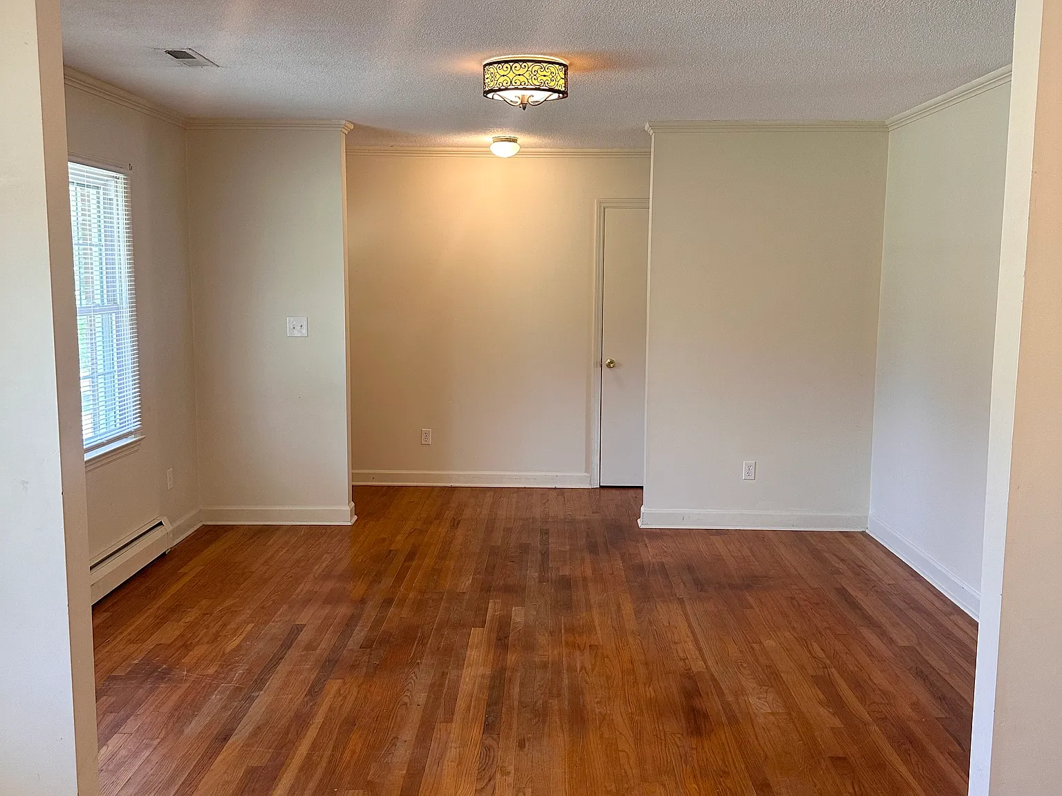 3 bed, $1,500 — Photo 4