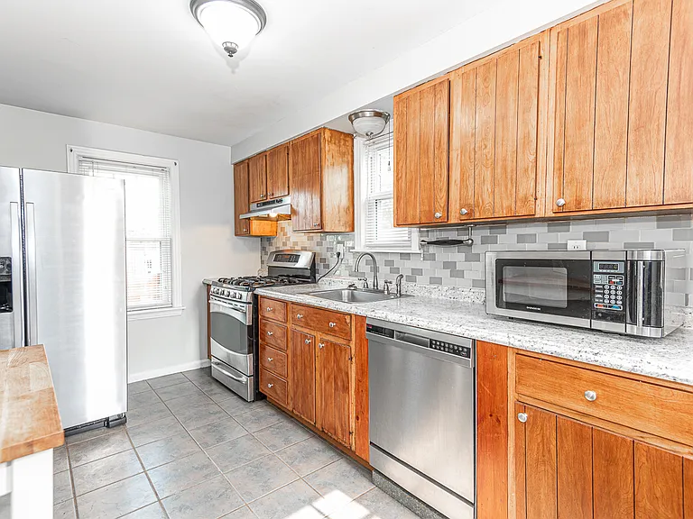 1104 Shadycrest Dr — Photo 26