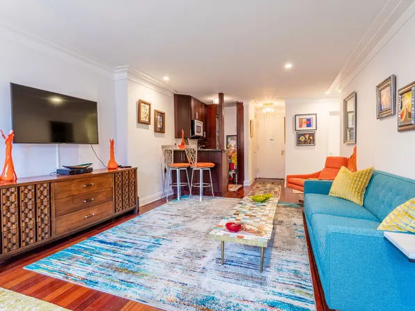 32 Gramercy Park S #9E, New York, NY 10003