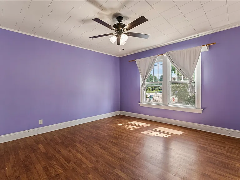 1011 Jackson St — Photo 6