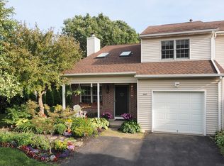 5667 Running Brook Rd, Farmington, NY 14425