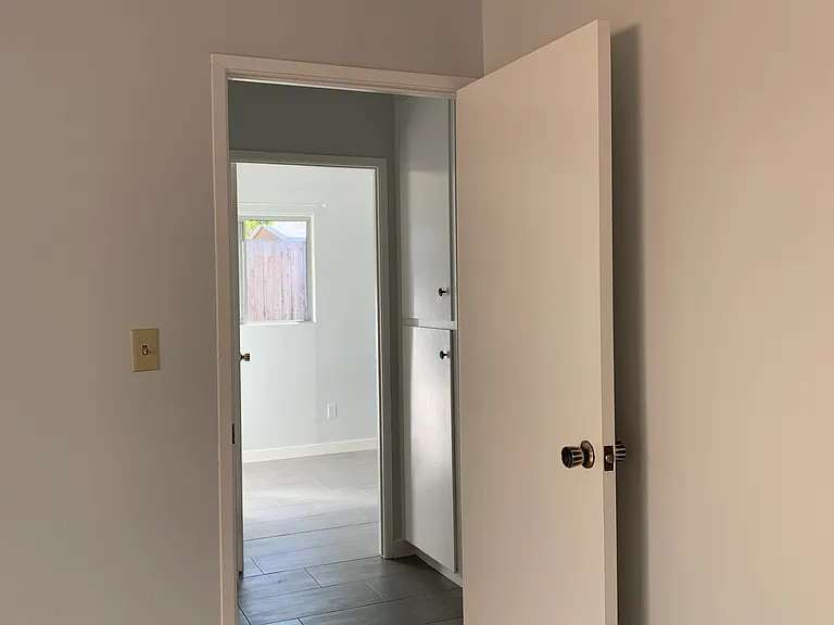 4335 Chelford St — Photo 9