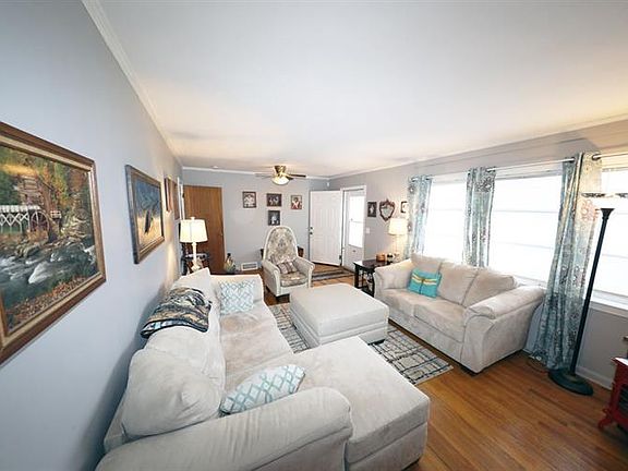 3rd image of 112 Sherwood Dr
