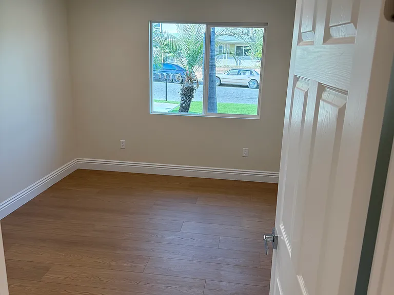 11575 Garrick Ave — Photo 26