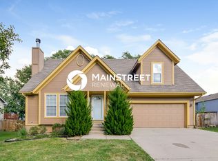 21822 S Vine St, Spring Hill, KS 66083