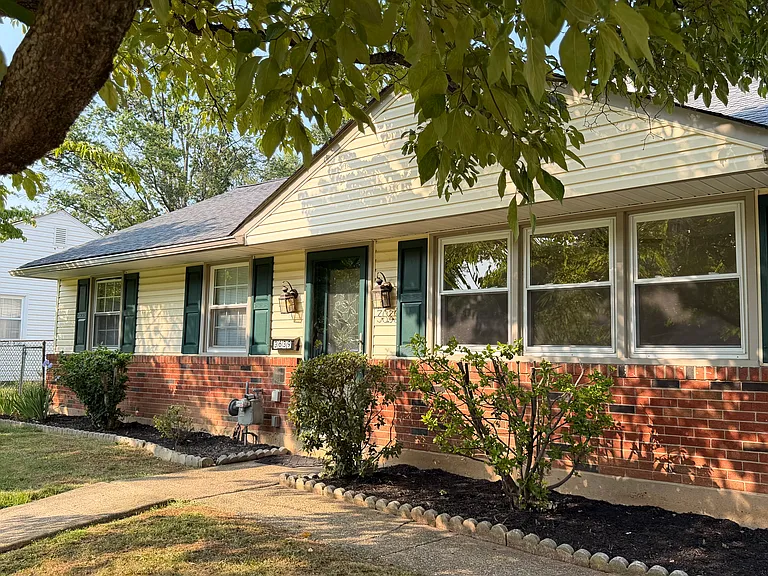 3639 Windsor Dr — Photo 13