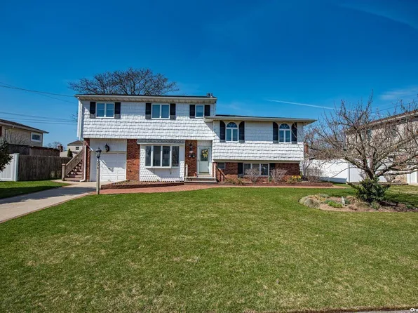 294 W 20th Street, Deer Park, NY 11729