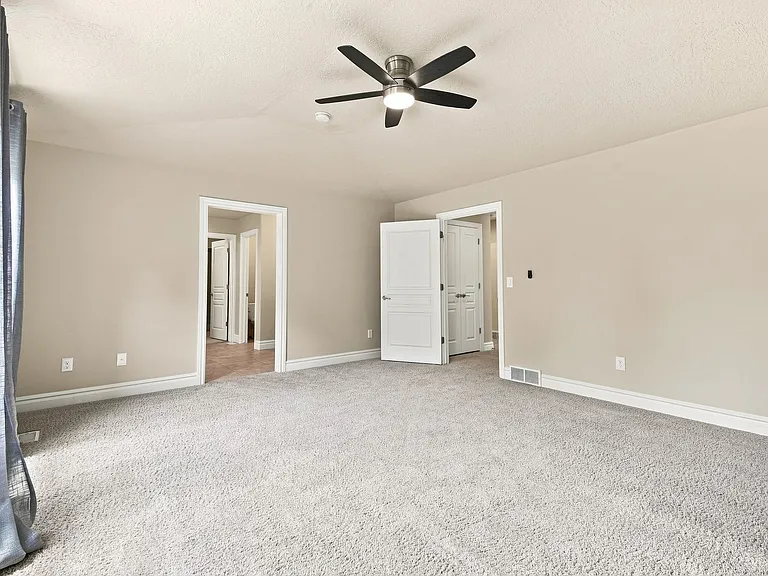 1360 E Foxmont Ln — Photo 18